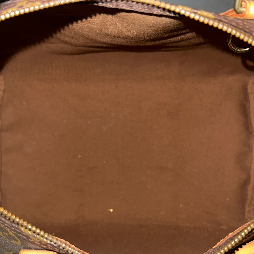 Louis Vuitton Monogram Speedy 30 - Picture 8 of 16